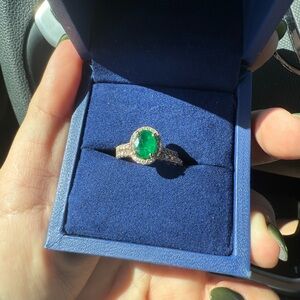 One Ladies Diamond & Gemstone Wedding Set (Emerald)